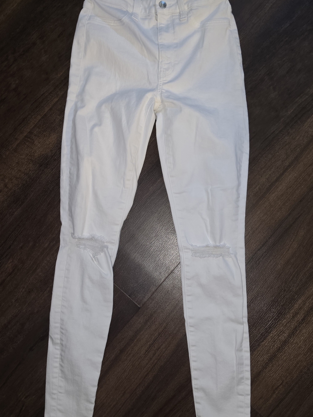 American Eagle Outfitters White Skinny Jeans with Knee Rips